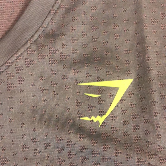 Gymshark performance shirt - Picture 3 of 7